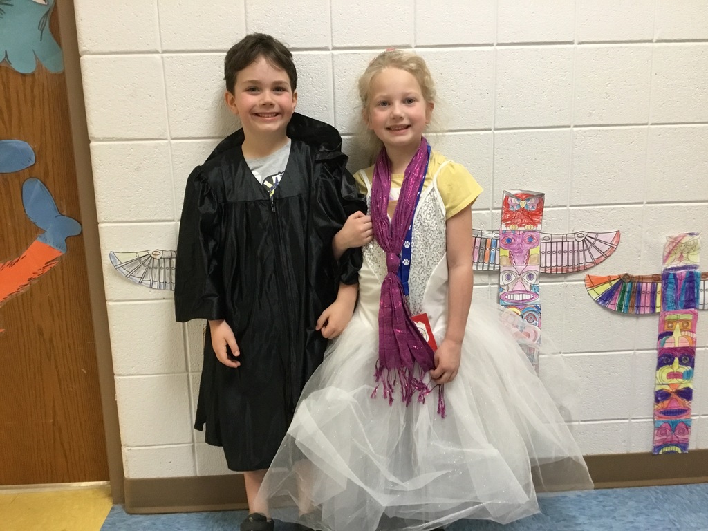 Students dressed as kings and queens