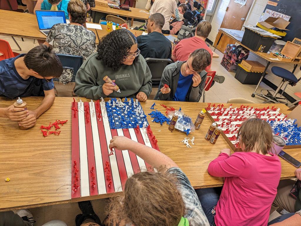 students making American Flags